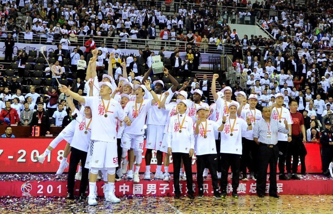 西热力江|太可笑！45%，33%，弃将也能当老大，这就是CBA发展不起来的原因