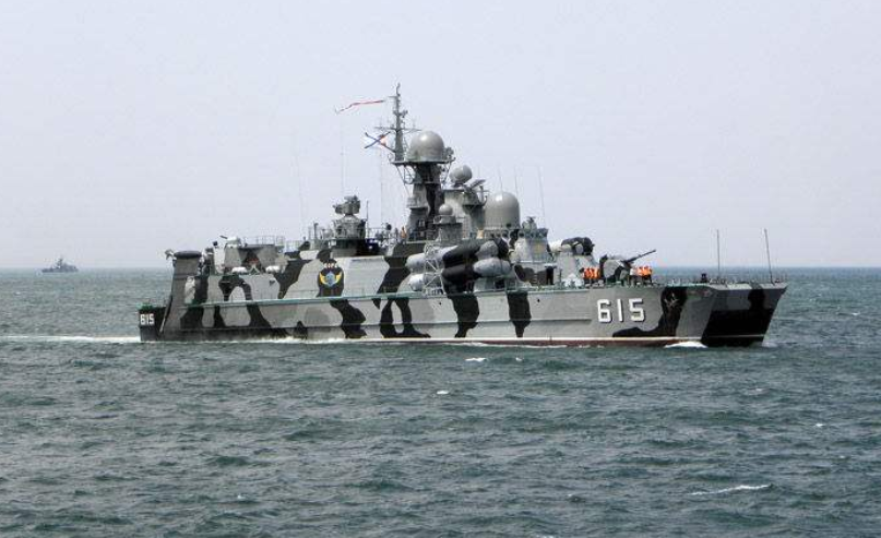 『美军』美军司令发来战书，不惜在海峡决一死战，英法提醒：必败无疑