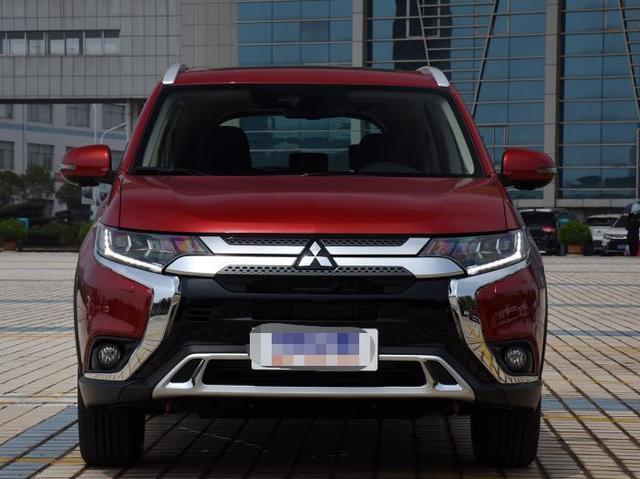 「三菱欧蓝德」16万的三菱欧蓝德值吗？驾驶5个月后，车主说了大实话