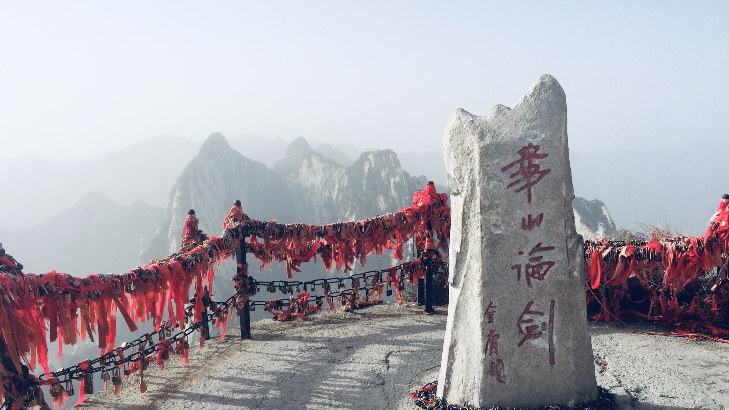 华山■此山被称为“华夏之根”是中华民族的“圣山”封山77天后重新开启