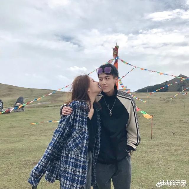 许静婉■整容、傍大款、私生活乱?被网络暴力的18岁停车场女孩,现在恋爱了