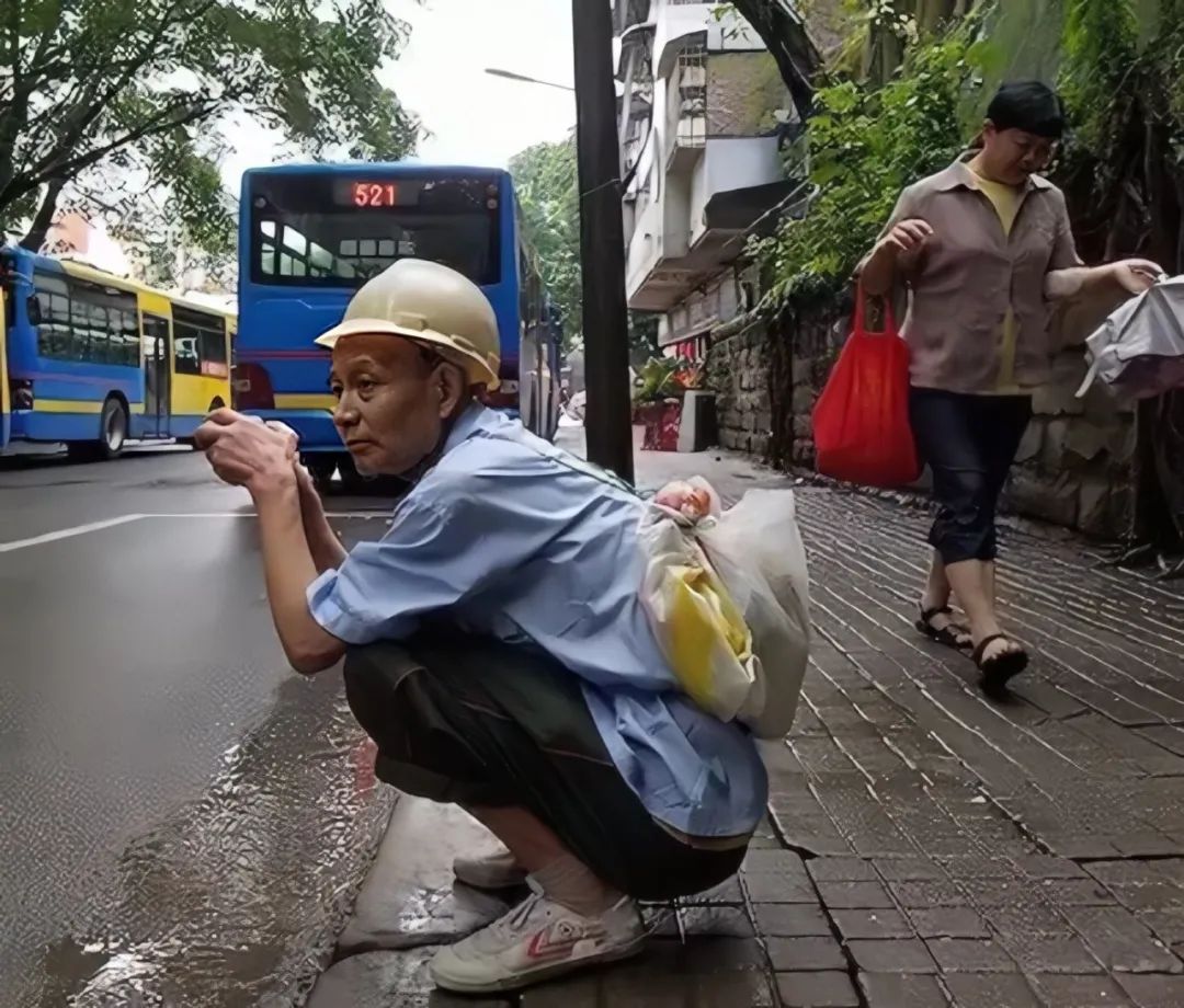 广州市■73岁老人在川大蹭课17年:4次入俄当翻译,经历被拍成电影