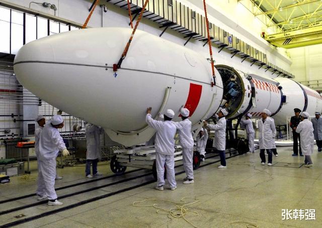 「美国」当初为讨好美国加入反华队伍，现在希望得到中国的帮助，白日做梦