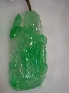 翡翠▲08年这件翡翠只要百万，现在已经接近千万了