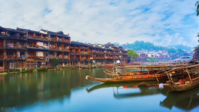 凤凰古城|凤凰古城旅游为何频频招黑？停车费真的很高吗？