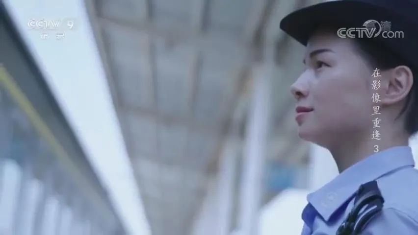 特斯拉|98年洪水中抱树9小时被救的小女孩，如今去抗洪了