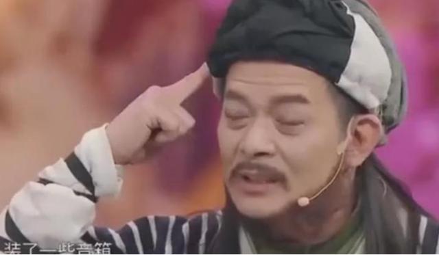 黄日华|为啥黄日华版乔峰一直戴着帽子？当他摘下帽子后，原谅我笑出了声