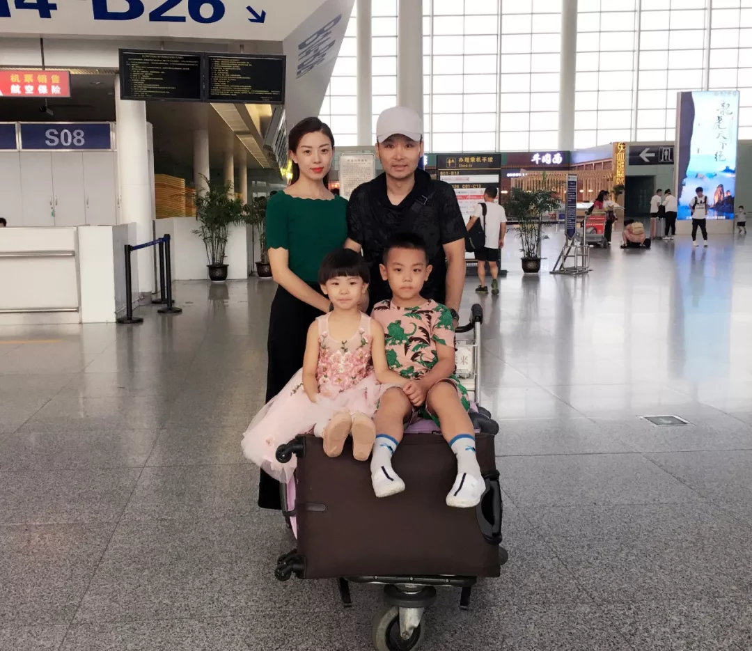 刘和刚|世界小姐亚军战扬,比丈夫刘和刚小十岁,如今一家四口十分幸福