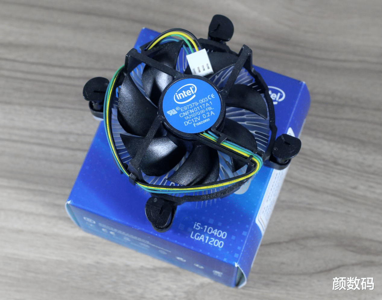 |七年没变还缩水？十代酷睿原装风扇你敢用？我还是决定花钱升级了