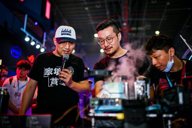 主板|液氮超频，华硕主板BW2020高光时刻，玩游戏选择华硕没错的！