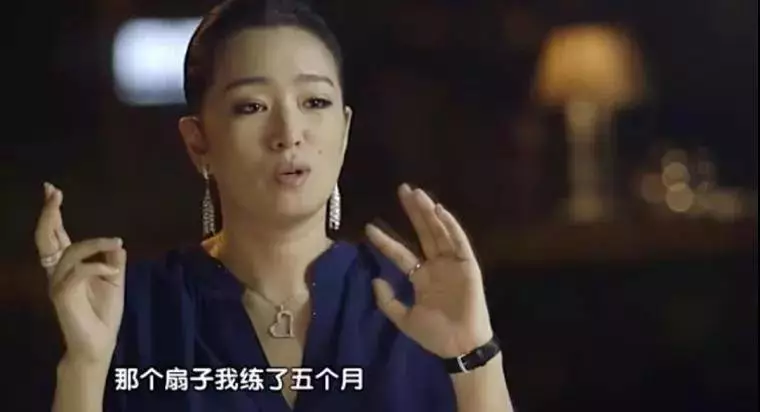 巩俐|《夺冠》燃爆!巩俐可太牛了!连背影都会演戏:要想演好她,必须先成为她!