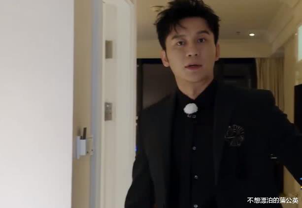 Angelababy■跑男有多“宠”杨颖？男嘉宾发零食和酸奶，而她的礼物女生都羡慕