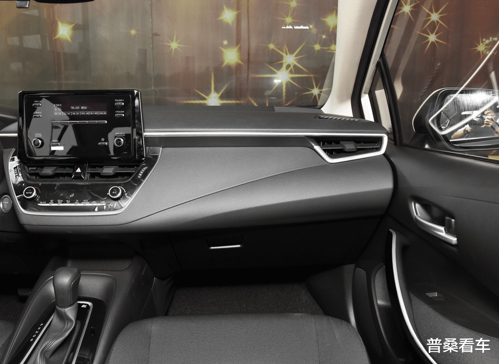 【丰田卡罗拉】全球公认的“家用王”！廉价入华配8气囊+4L油，已征服4700万车主