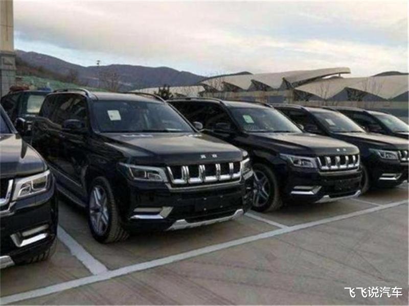 奔驰■又一国产车库存成灾，半价抛售无人问津，网友：真当自己是奔驰了？