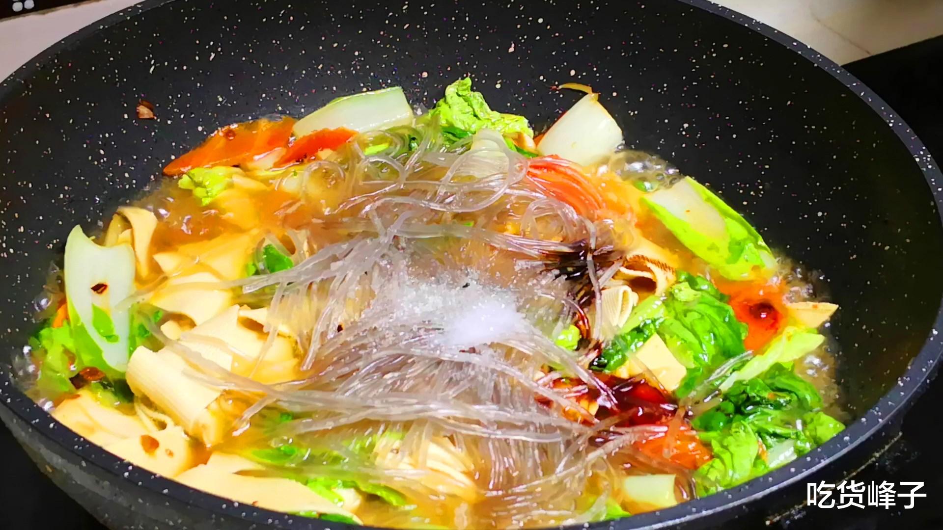 粉条|炖粉条时，多加这2样食材，味道格外香，每次上桌汤都不剩下，香！