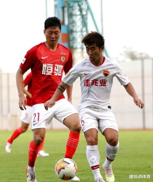 #广州恒大#恒大1-1深足，王永珀送助攻，韦世豪破门扳平，粤媒给出恒大首发