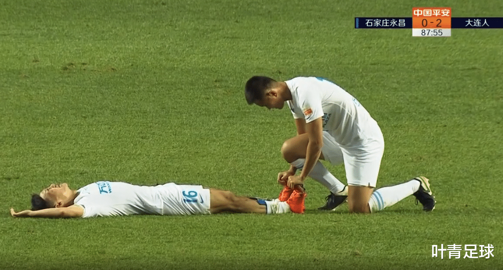 童磊|国足的希望：22岁新星踢疯了！拼到抽筋，继续战斗，加冕MVP