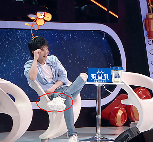 华晨宇▲华晨宇的“增高鞋”火了，颜值不输AJ，价格还不超过800块！