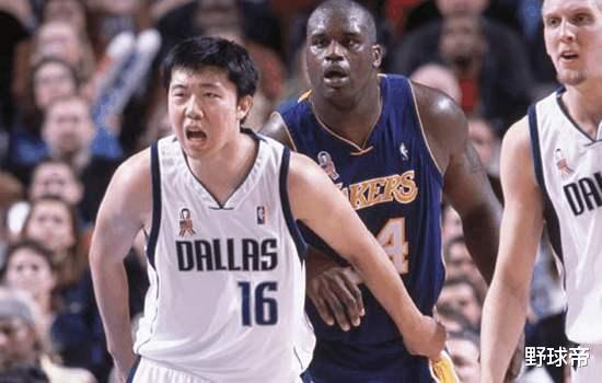 里皮▲周琦NBA总篮板数为22个，王治郅231个，而姚明和易建联是这数据