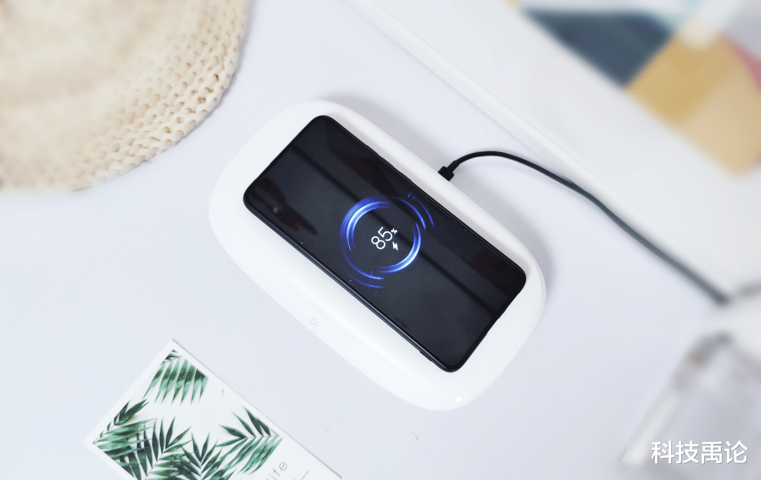|手机用户福音，紫外线杀菌+无线充电合体，耐尔金个护新品评测