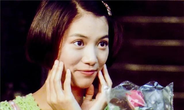 成龙|1995年,成龙花2亿拍了一部电影,却斩断了袁咏仪的巨星之路