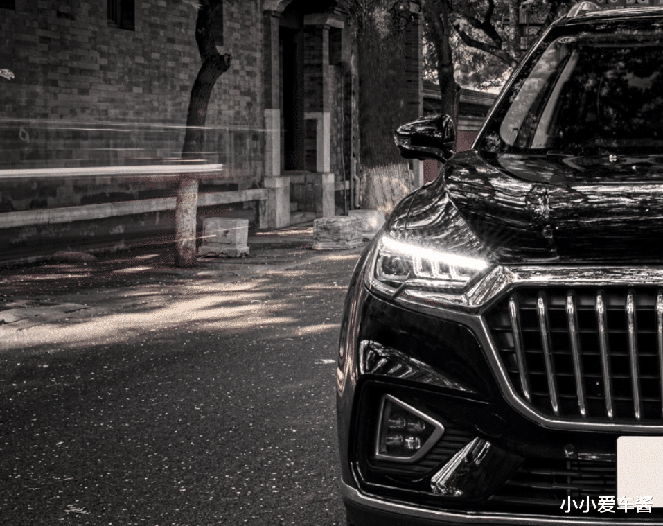 红旗hs5|红旗这款车终于火了，比汉兰达安静，全系都搭2.0T，还配BOSE音响