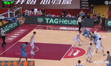 林书豪■北京国手统领末节，林书豪彻底休息，悍将秀战斧劈扣，周琦17+14