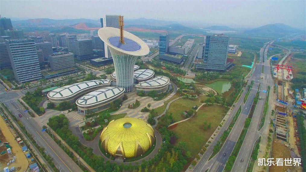 九寨沟|中国最受老外欢迎的城市，不是北上广，而是一座山城