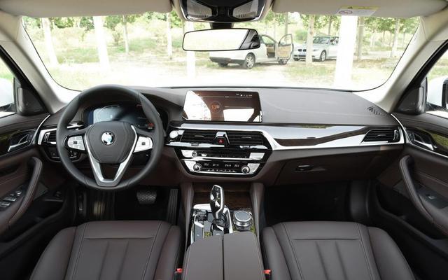 宝马5系■43万怎样选车？奔驰E级和宝马5系谁档次高？听完领悟了