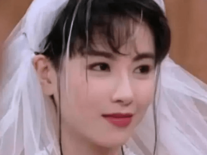 |那些长相“奇丑”的明星,年轻时都是高颜值,“西门大妈”最惊艳