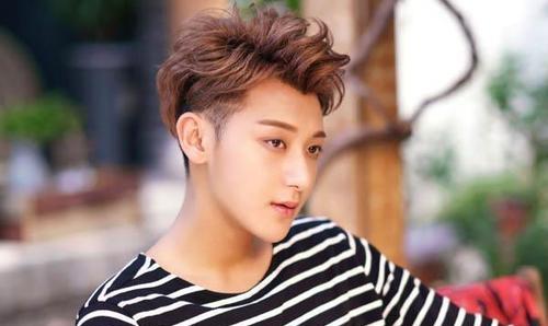 黄子韬@蔡徐坤和黄子韬对待选手风格迥异：脾气与实力成正比