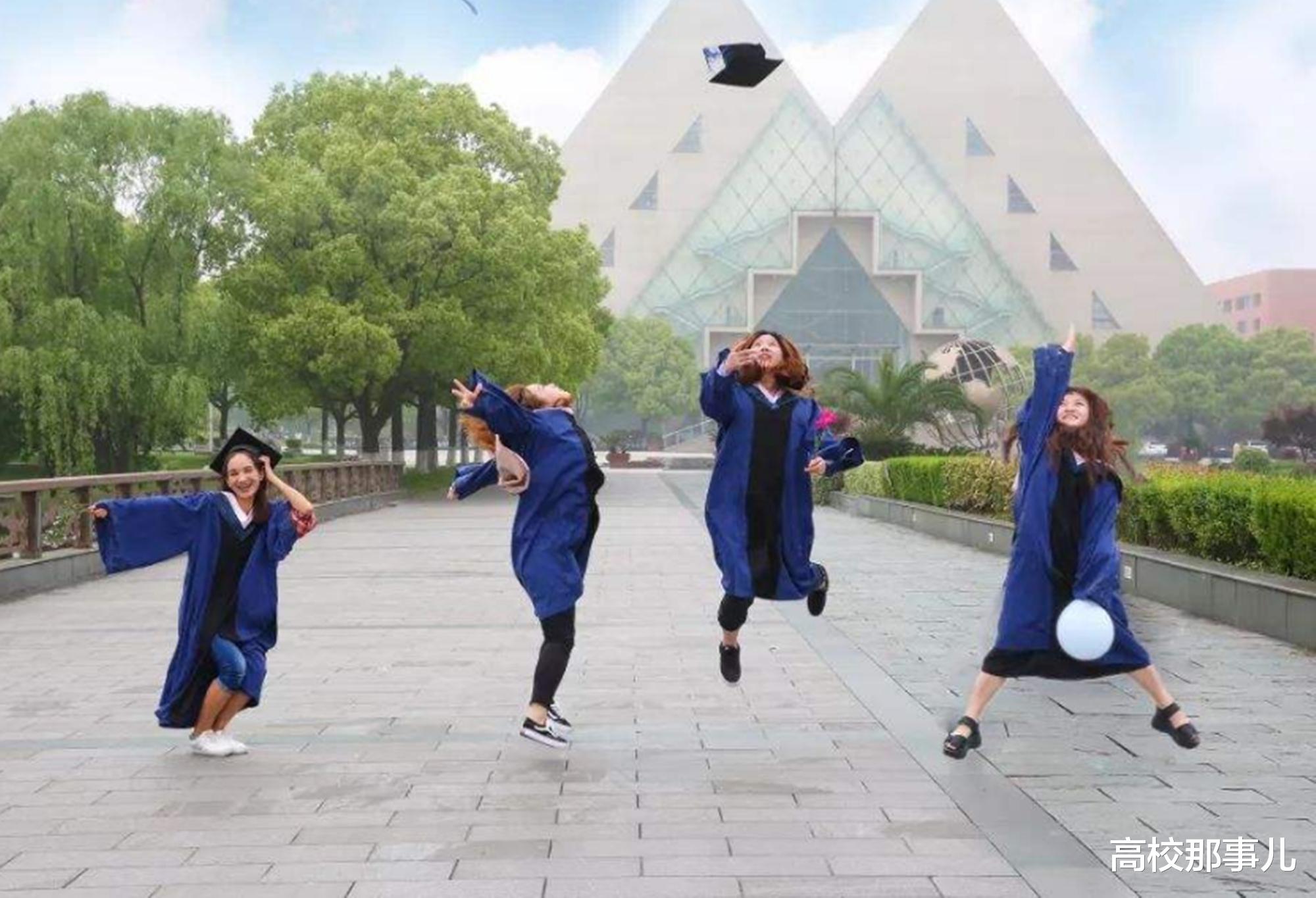 【考研】读完3年研究生需要花费多少钱？网红教师张雪峰告诉你答案