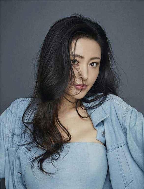 「金晨」少做点妖，或许金晨还能再红一把？