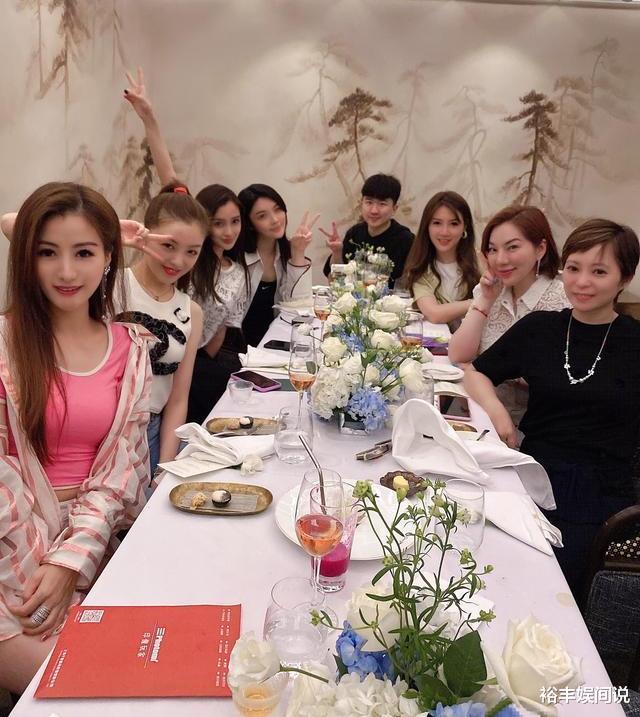 王俊凯|Angelababy顶级富婆圈曝光！各个雍容华贵，Baby却只能站角落