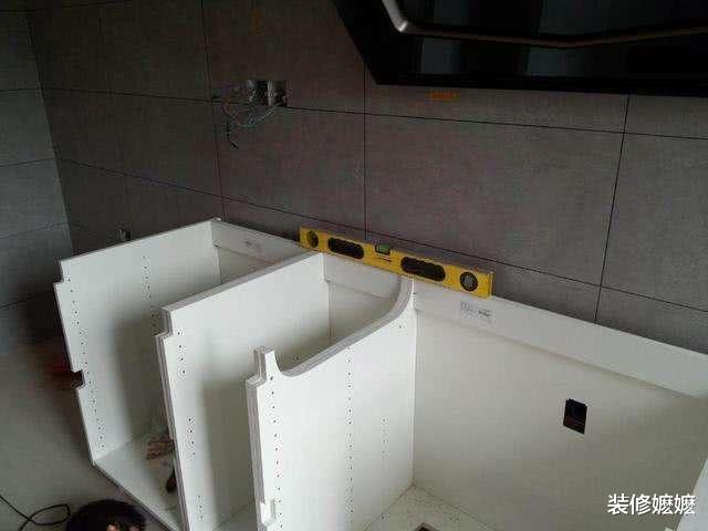 |厨房装修万万要这样安装橱柜，聪明人老早就知道，后悔我家装错了