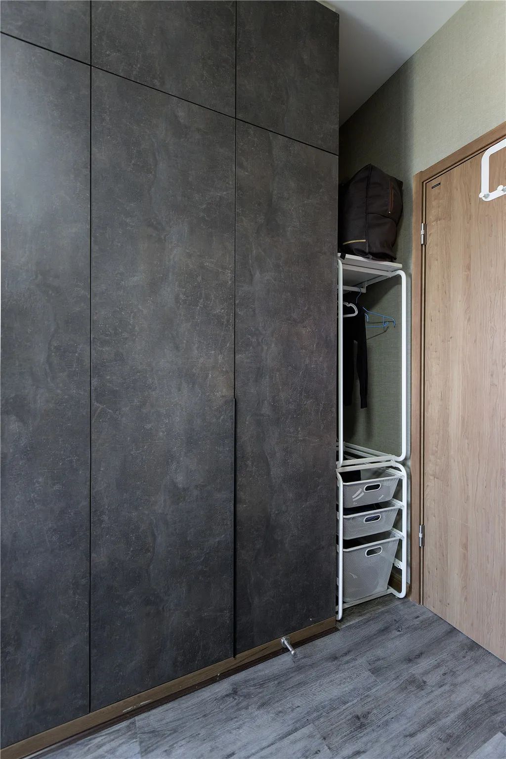 『北欧』34万装修100㎡现代轻奢，丰富实用的收纳，营造简约文艺的家