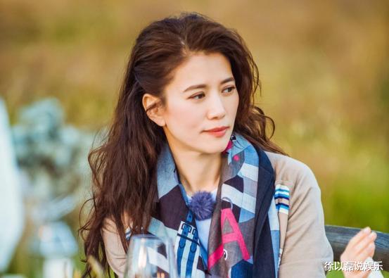 [袁咏仪]袁咏仪自述：赌王不是唯一包养过我的人，话音刚落张智霖笑容僵硬