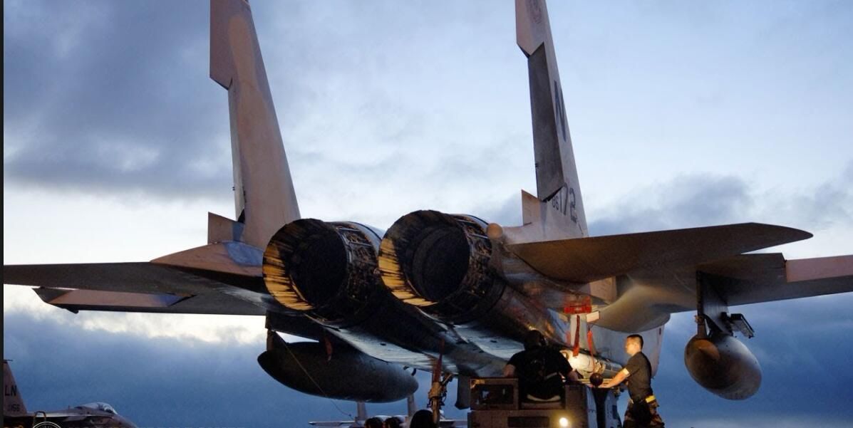 f-15：114架先进战机卖不出去！只因一句话得罪印度，损失200亿