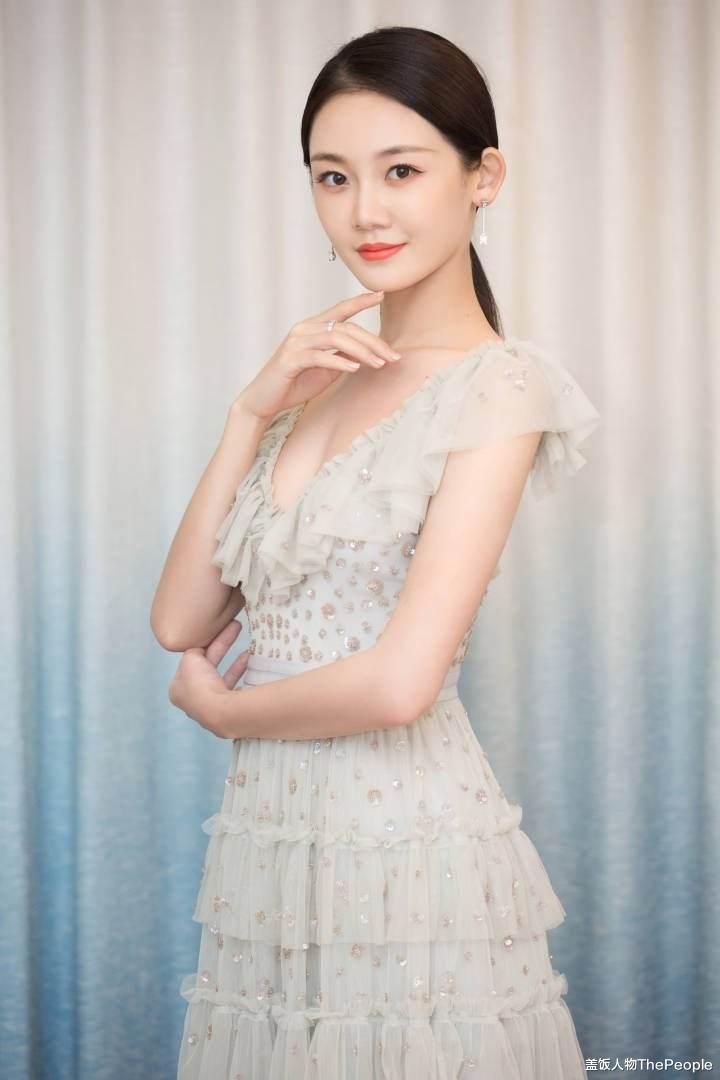 芳华@《芳华》女主结婚，三位女演员和她们被放大的戏梦人生