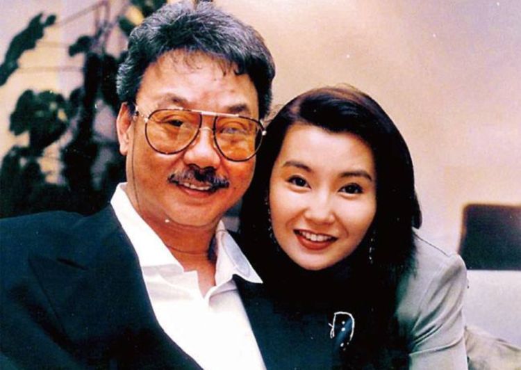 张曼玉|把张曼玉当女儿,拿枪与黑社会对着干,一代“巨星推手”睡梦离世