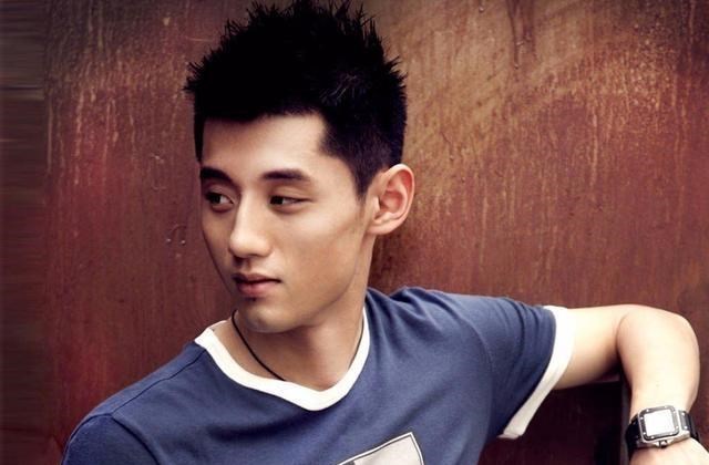 张继科@32岁张继科备战乒乓球赛，吴敏霞催婚，将与刘诗雯再续前缘？