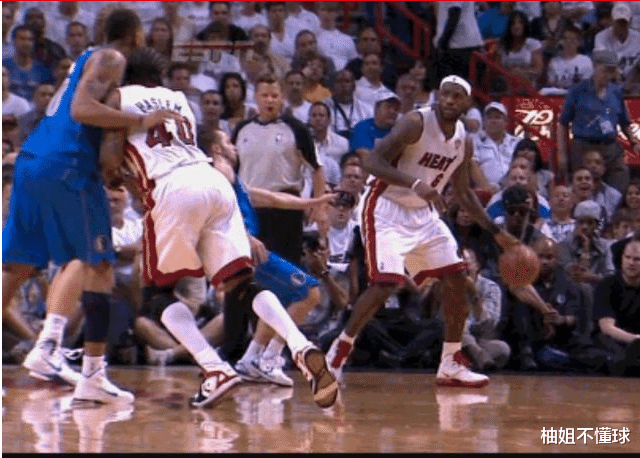 勒布朗·詹姆斯:揭秘!詹姆斯总决赛单场8分是怎么拿的,真顶不动巴里亚?所有人都被蒙蔽了