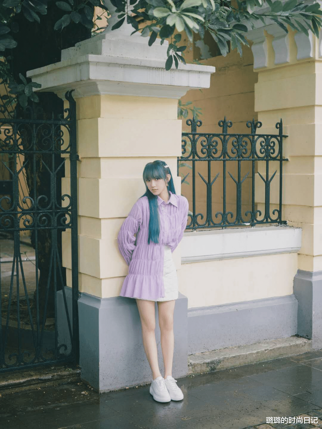 「程潇」“二次元少女”程潇,孔雀蓝发色“打破次元壁”,还有经典齐刘海