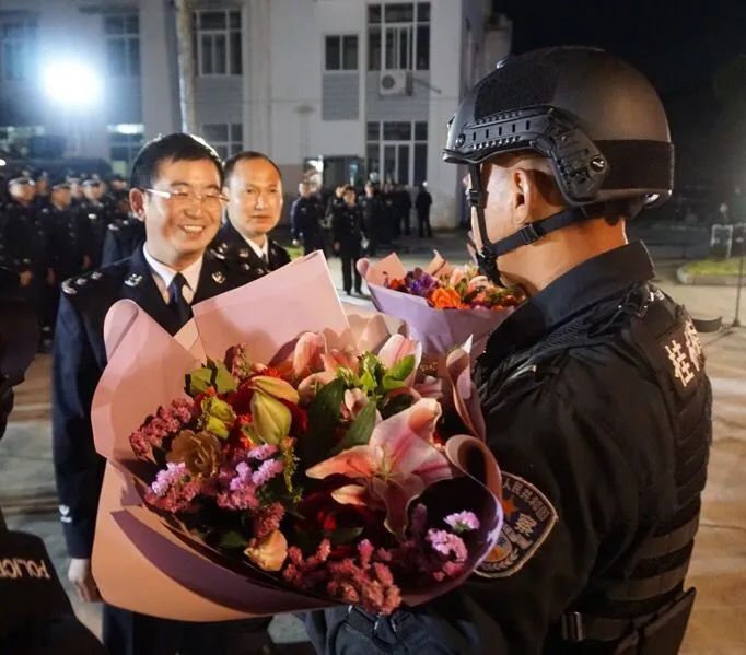 桂林|专案组被公安部记集体一等功！再现“306”特大制毒案破获过程