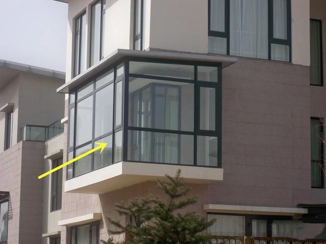 ：现封阳台都选这款，隔音效果是单层玻璃的5倍，我家做了要500/㎡！