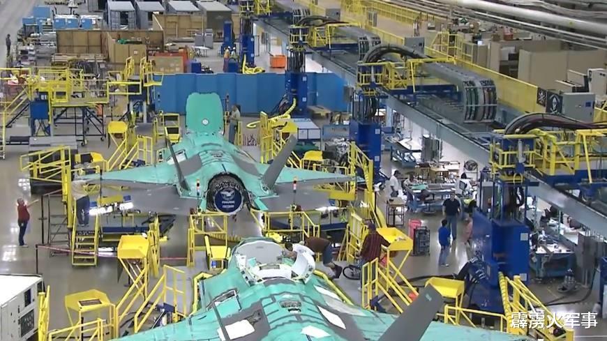 『特朗普』损失超过1000架隐身战机,特朗普发出求救信号:愿上帝保佑美国