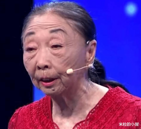 58歲老太為吃“嫩草”不惜整容嫁小夥，為何21年後哭喊要離婚？-圖9