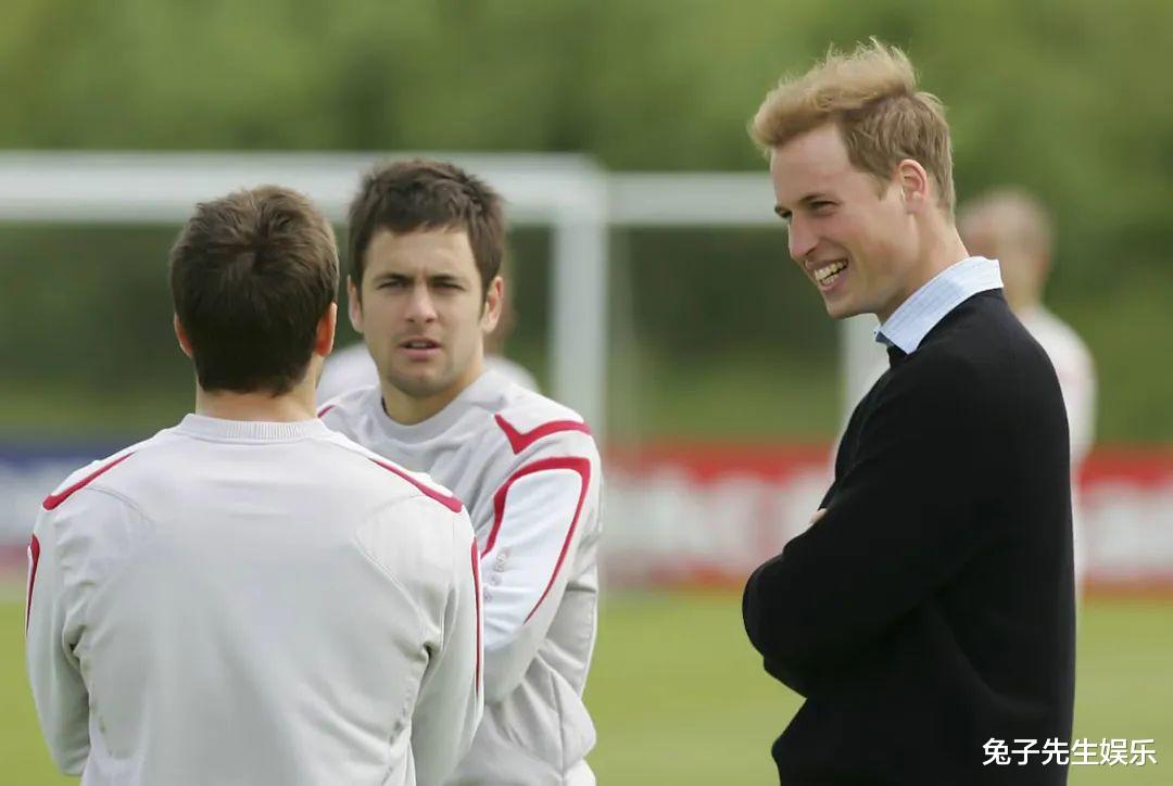 『威廉王子』凯特年轻时梨涡浅浅,笑起来很美,如今梨涡变“沟壑”,不忍直视