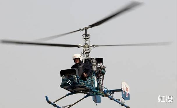 [走私]警方突袭走私仓库，发现10架共轴旋翼直升机，居然是纯手工打造