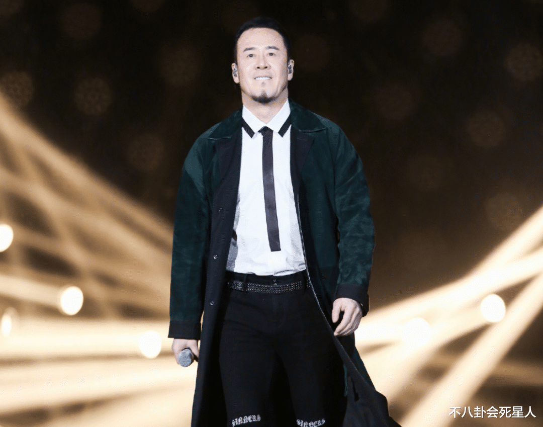 杨坤|杨坤带货遭商家报警，销售额120万退货110万，曾嘲杨幂直播